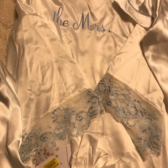 Bridal pajama set new with tags from Dillards - Picture 1 of 4